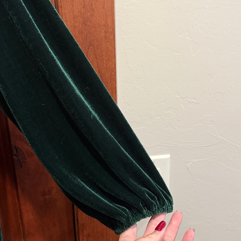 Dark Green Velvet Button-Up Shirt - Picture 6 of 6